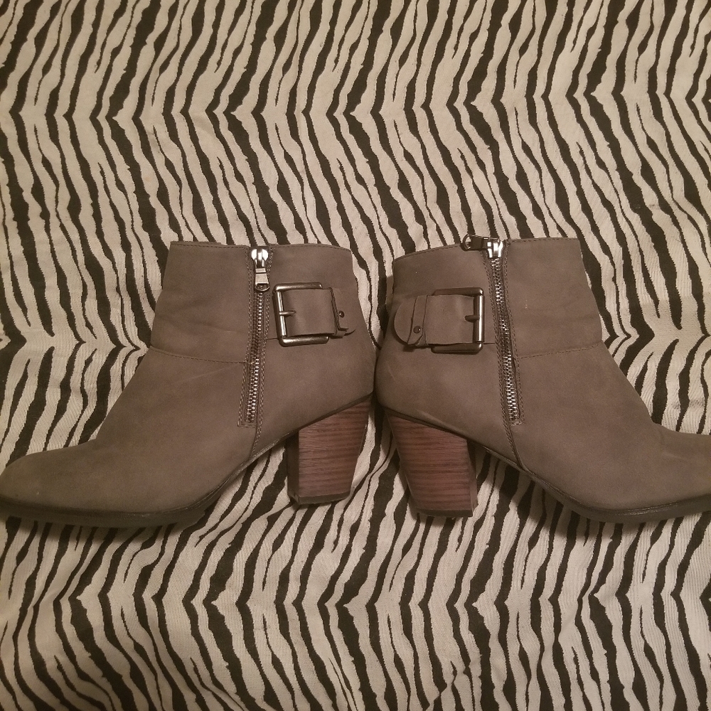 2 inch heel boots